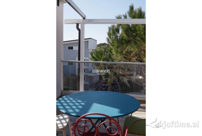 Shtepi ne shitje Vila Luksoze ne Durres, 4+1, Mobilimi E mobiluar, Pagesa 750,000  Euro.