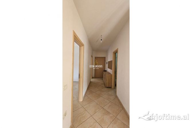 Shtepi me qera Apartament ne Tirane, 3+1, Mobilimi Pjeserisht e mobiluar, Pagesa 700  Euro.