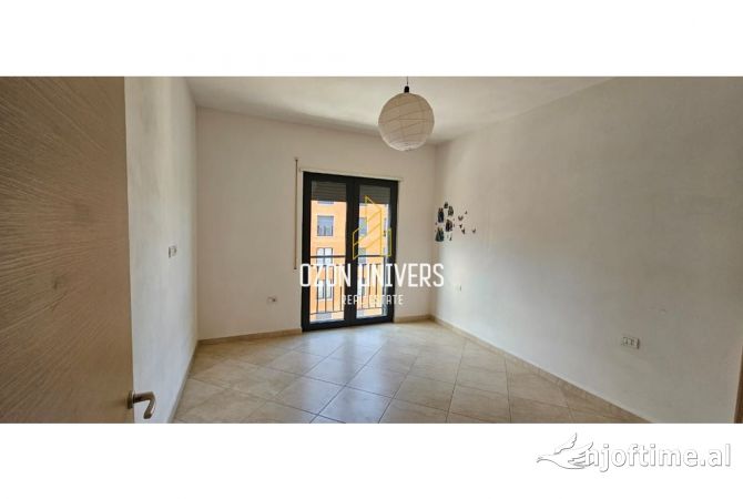 Shtepi me qera Apartament ne Tirane, 3+1, Mobilimi Pjeserisht e mobiluar, Pagesa 700  Euro.