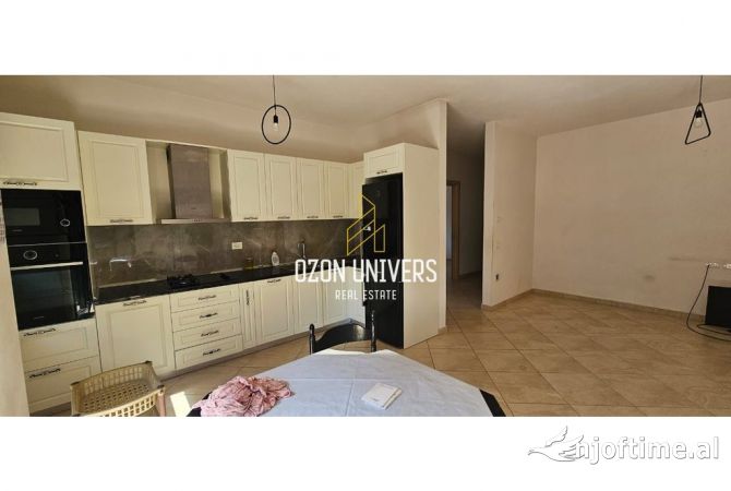 Shtepi me qera Apartament ne Tirane, 3+1, Mobilimi Pjeserisht e mobiluar, Pagesa 700  Euro.