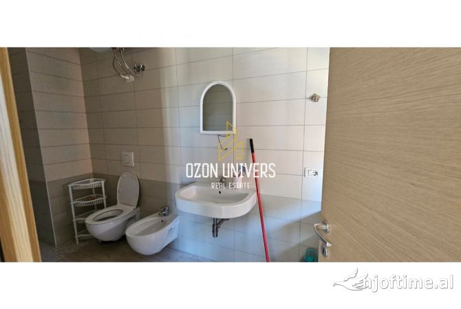 Shtepi me qera Apartament ne Tirane, 3+1, Mobilimi Pjeserisht e mobiluar, Pagesa 700  Euro.