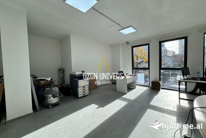 Njesi/Zyre per shitje ne rrugen e Kavajes, Galeria Roma !