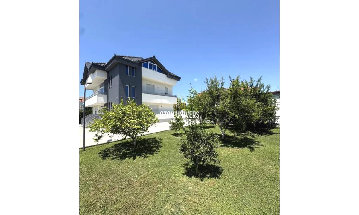 Shtepi me qera Shtepi Private ne Tirane, 3+1, Mobilimi E mobiluar, Pagesa 1,500  Euro.