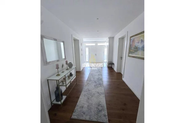 Shtepi me qera Shtepi Private ne Tirane, 3+1, Mobilimi E mobiluar, Pagesa 1,500  Euro.