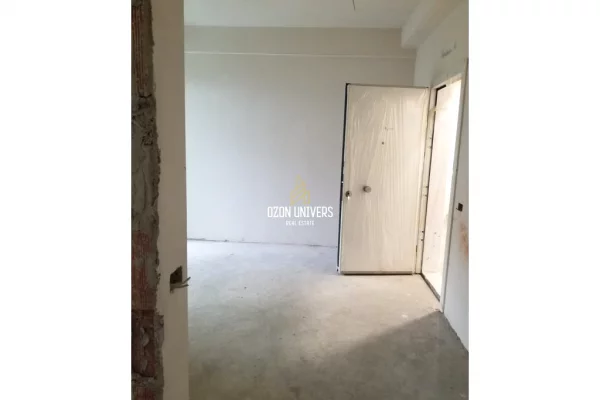 Shtepi ne shitje Apartament ne Tirane, 1+1, Mobilimi Bosh, pa mobiluar, Pagesa 72,000  Euro.