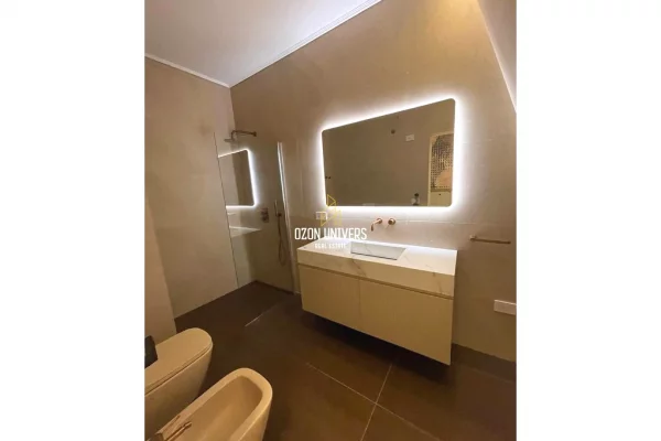 Shtepi me qera Apartament ne Tirane, 2+1, Mobilimi E mobiluar, Pagesa 2,200  Euro.