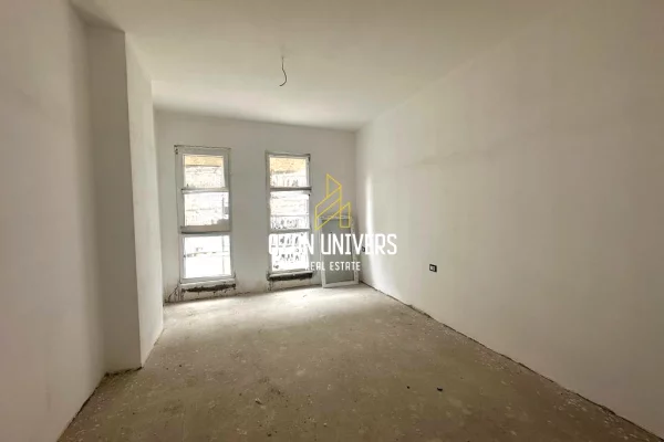 Shtepi ne shitje Apartament ne Tirane, 2+1, Mobilimi Bosh, pa mobiluar, Pagesa 127,187  Euro.
