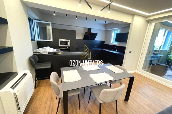 Shtepi ne shitje Apartament ne Tirane, 3+1, Mobilimi E mobiluar, Pagesa 500,000  Euro.