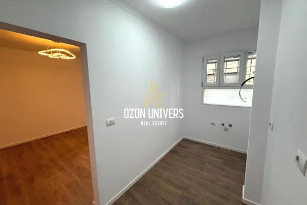 Shtepi ne shitje Apartament ne Tirane, 1+1, Mobilimi Bosh, pa mobiluar, Pagesa 137,000  Euro.