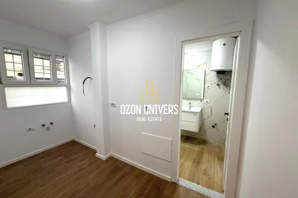 Shtepi ne shitje Apartament ne Tirane, 1+1, Mobilimi Bosh, pa mobiluar, Pagesa 137,000  Euro.