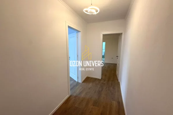 Shtepi ne shitje Apartament ne Tirane, 1+1, Mobilimi Bosh, pa mobiluar, Pagesa 137,000  Euro.