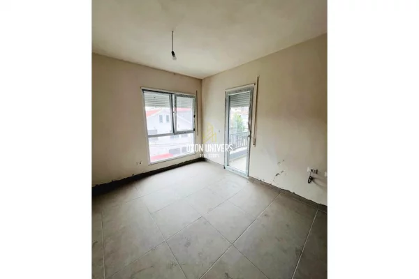 Shtepi ne shitje Apartament ne Tirane, 1+1, Mobilimi Bosh, pa mobiluar, Pagesa 135,000  Euro.