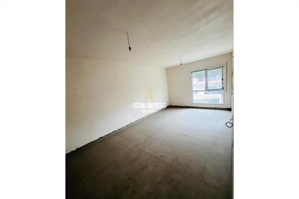 Shtepi ne shitje Apartament ne Tirane, 1+1, Mobilimi Bosh, pa mobiluar, Pagesa 135,000  Euro.
