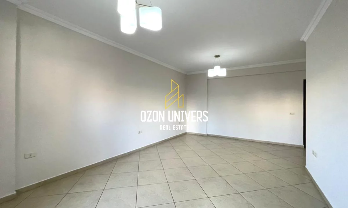 Shtepi me qera Apartament ne Tirane, 2+1, Mobilimi Bosh, pa mobiluar, Pagesa 900  Euro.