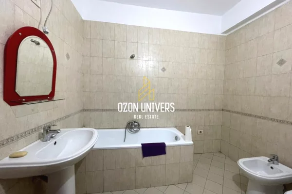 Shtepi me qera Apartament ne Tirane, 2+1, Mobilimi Bosh, pa mobiluar, Pagesa 900  Euro.