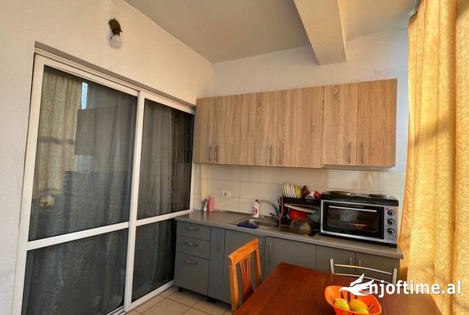 Shtepi me qera Garsoniere ne Tirane - 35,000 Leke