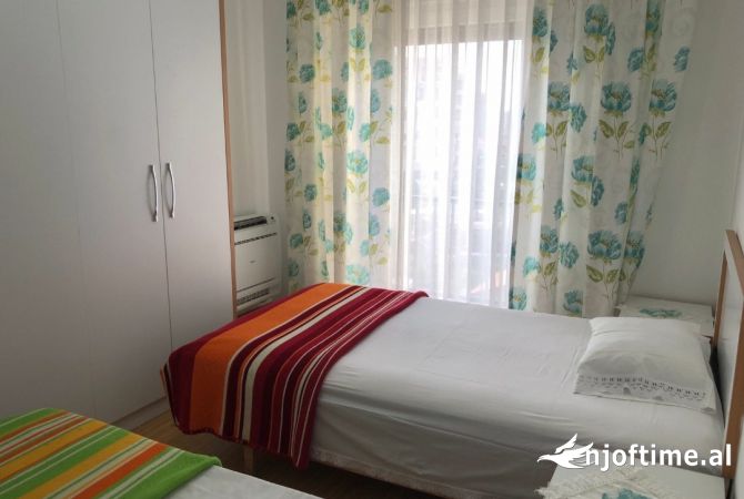 Shtepi me qera Apartament ne Tirane, 2+1, Mobilimi E mobiluar, Pagesa 75,000  Leke.