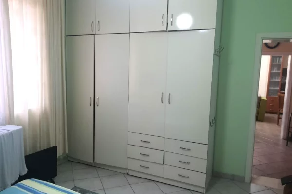 Shtepi me qera Duplex(shtepi me 2 kate) ne Tirane, 1+1, Mobilimi E mobiluar, Pagesa 38,000  Leke.