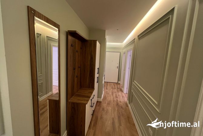 Shtepi me qera Apartament ne Tirane, 3+1, Mobilimi E mobiluar, Pagesa 1,000  Euro.