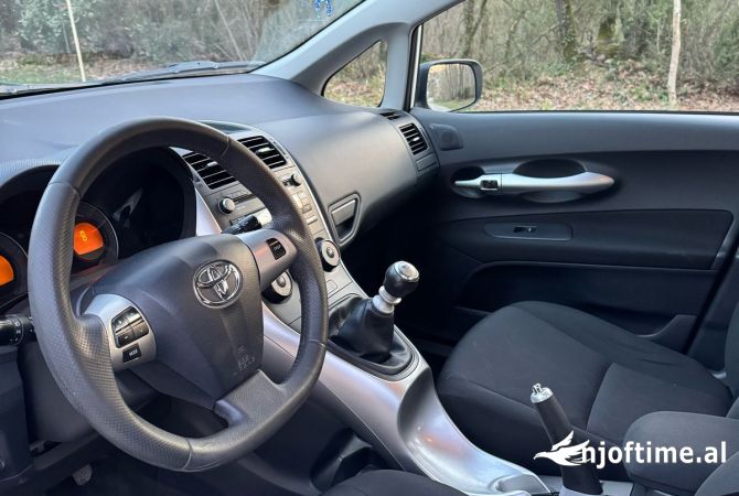 Cars for sale in Tirana, Toyota, 2012 Diesel,Kambio Manual Payment 5,800  Euro.