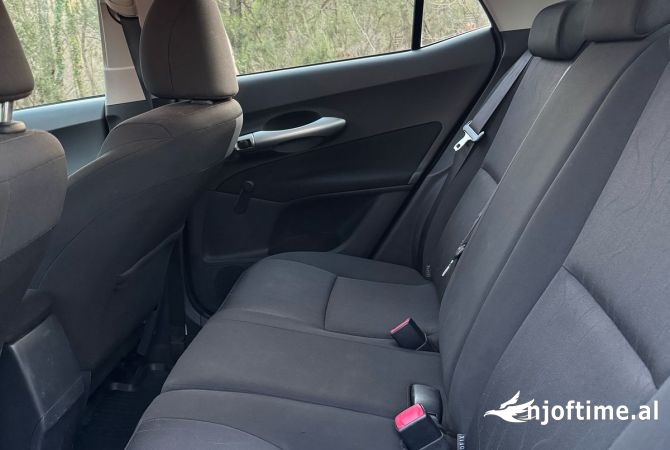 Cars for sale in Tirana, Toyota, 2012 Diesel,Kambio Manual Payment 5,800  Euro.