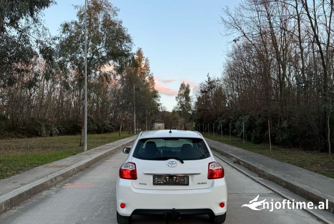 Cars for sale in Tirana, Toyota, 2012 Diesel,Kambio Manual Payment 5,800  Euro.