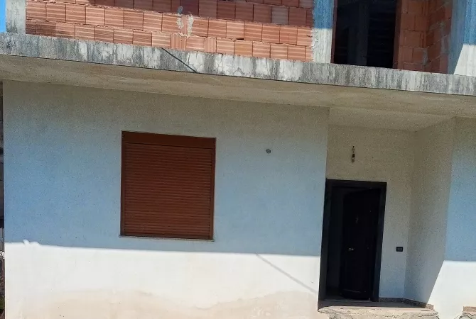Shtepi ne shitje 2+1 ne Tirane - 160,000 Euro
