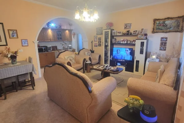 Shtepi me qera 3+1 ne Tirane - 550 Euro