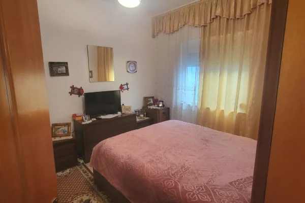 Shtepi me qera 3+1 ne Tirane - 550 Euro
