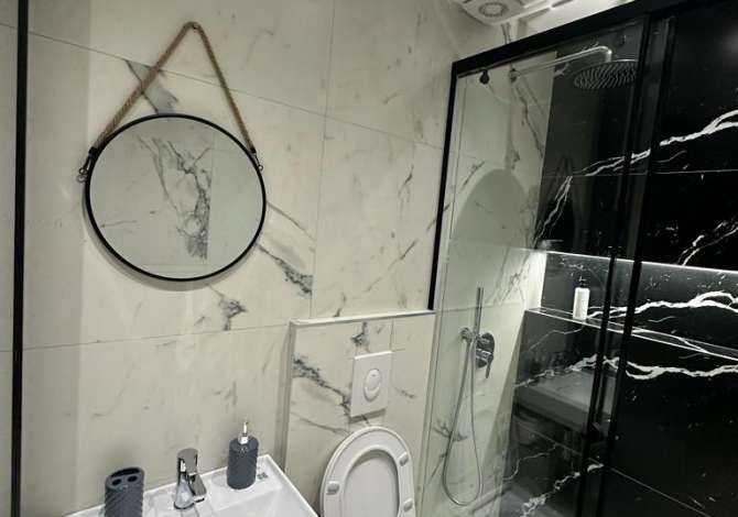 Shtepi ne shitje Apartament ne Tirane, 2+1, Mobilimi E mobiluar, Pagesa 270,000  Euro.