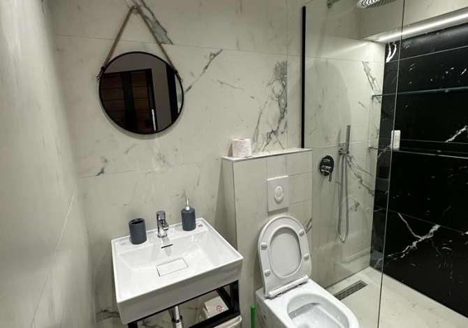 Shtepi ne shitje Apartament ne Tirane, 2+1, Mobilimi E mobiluar, Pagesa 270,000  Euro.