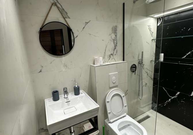 Shtepi ne shitje Apartament ne Tirane, 2+1, Mobilimi E mobiluar, Pagesa 270,000  Euro.