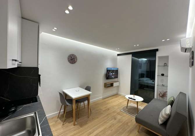 OKAZION , QENDRA E TIRANES SHITET 2+1 E KONVERTUAR NE 3 APARTAMENTE 