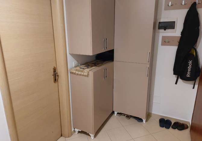 Shtepi ne shitje Apartament ne Tirane, 2+1, Mobilimi E mobiluar, Pagesa 125,000  Euro.