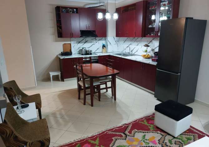 Shtepi ne shitje Apartament ne Tirane, 2+1, Mobilimi E mobiluar, Pagesa 125,000  Euro.