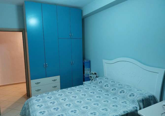 Shtepi ne shitje Apartament ne Tirane, 2+1, Mobilimi E mobiluar, Pagesa 125,000  Euro.