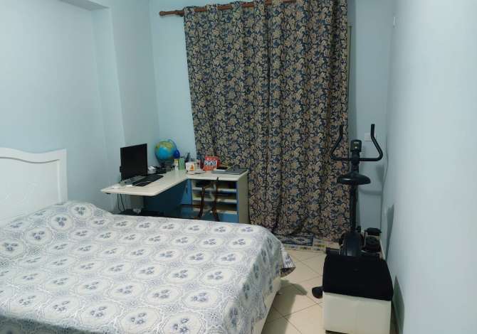 Shtepi ne shitje Apartament ne Tirane, 2+1, Mobilimi E mobiluar, Pagesa 125,000  Euro.