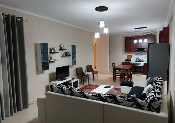 Shtepi ne shitje Apartament ne Tirane, 2+1, Mobilimi E mobiluar, Pagesa 125,000  Euro.