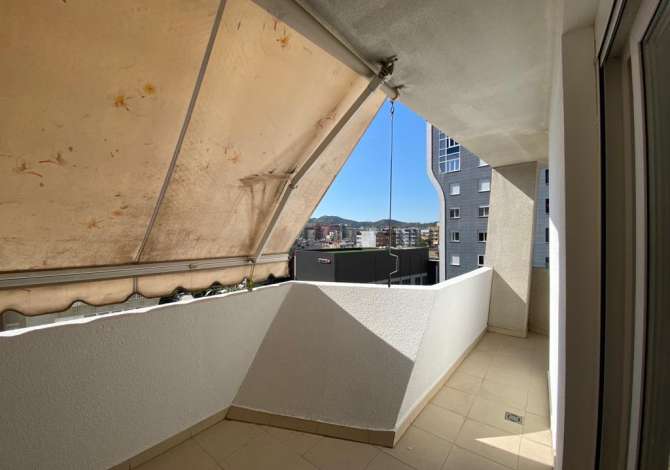 Shtepi me qera Apartament ne Tirane, 2+1, Mobilimi E mobiluar, Pagesa 750  Euro.