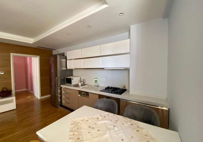 Shtepi me qera Apartament ne Tirane, 2+1, Mobilimi E mobiluar, Pagesa 750  Euro.