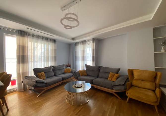 Shtepi me qera 2+1 ne Tirane - 750 Euro