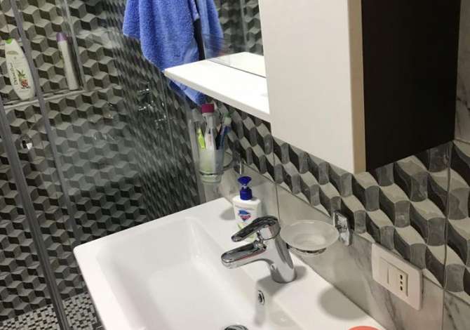 Shtepi me qera Apartament ne Tirane, 1+1, Mobilimi E mobiluar, Pagesa 400  Euro.