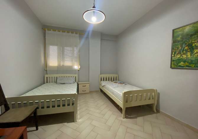 Shtepi me qera Apartament ne Tirane, 2+1, Mobilimi E mobiluar, Pagesa 500  Euro.