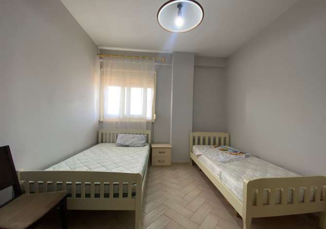 Shtepi me qera Apartament ne Tirane, 2+1, Mobilimi E mobiluar, Pagesa 500  Euro.