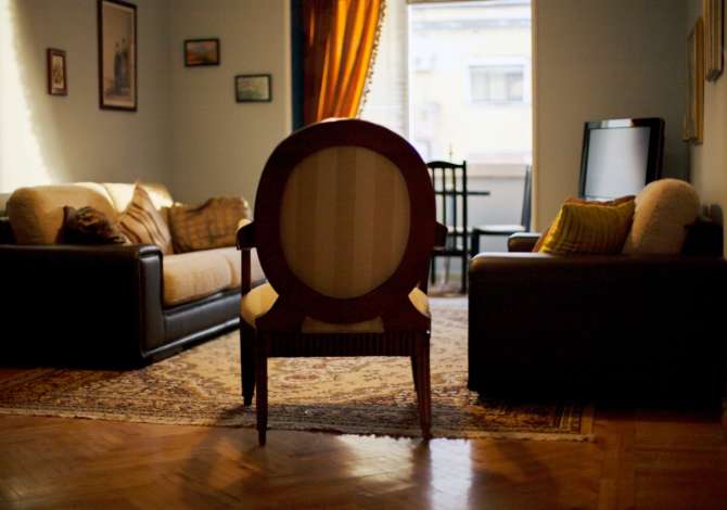 Shtepi me qera Apartament ne Tirane, 2+1, Mobilimi E mobiluar, Pagesa 500  Euro.