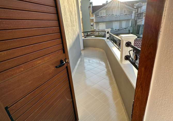 Shtepi me qera Apartament ne Tirane, 3+1, Mobilimi E mobiluar, Pagesa 450  Euro.