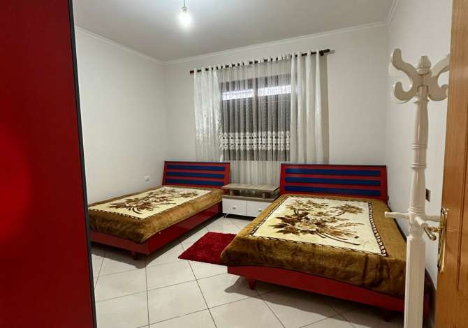 Shtepi me qera Apartament ne Tirane, 3+1, Mobilimi E mobiluar, Pagesa 450  Euro.