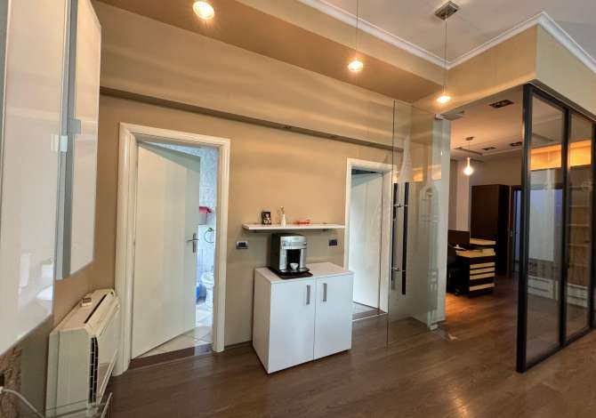 Ambient biznesi me qera 3+1 ne Tirane - 1,500 Euro