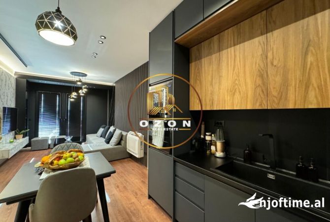 Shtepi ne shitje Apartament ne Tirane, 2+1, Mobilimi E mobiluar, Pagesa 300,000  Euro.