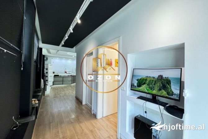 Shitet Biznesi (Klinike) ne Rrugen Perlat Rexhepi, Bllok!